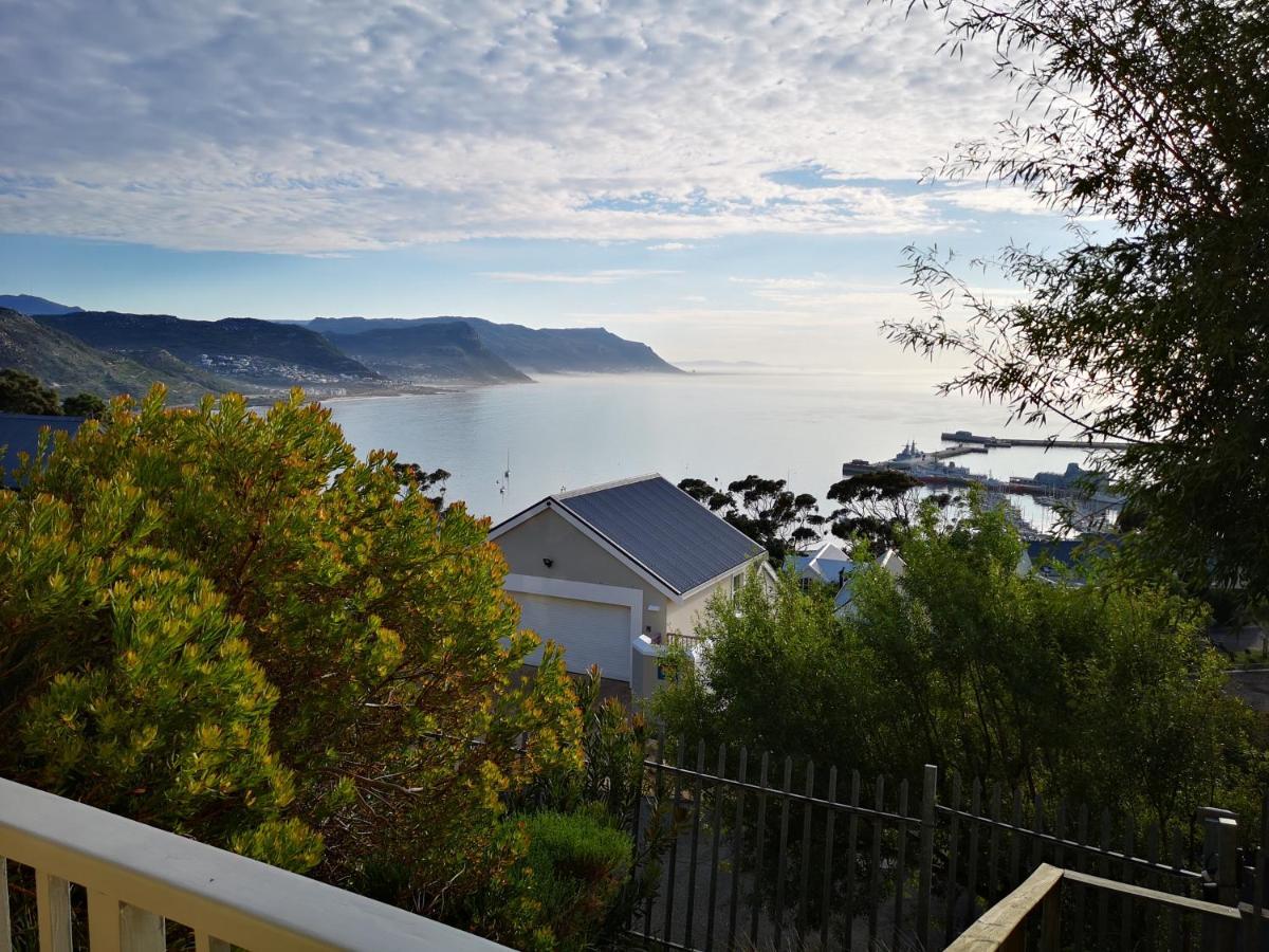 Albatross Guest House Simonʼs Town Екстериор снимка