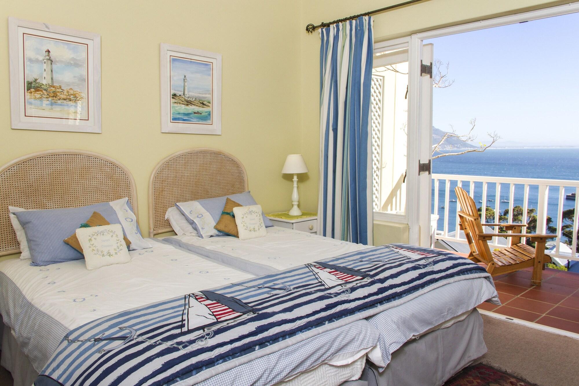 Albatross Guest House Simonʼs Town Екстериор снимка
