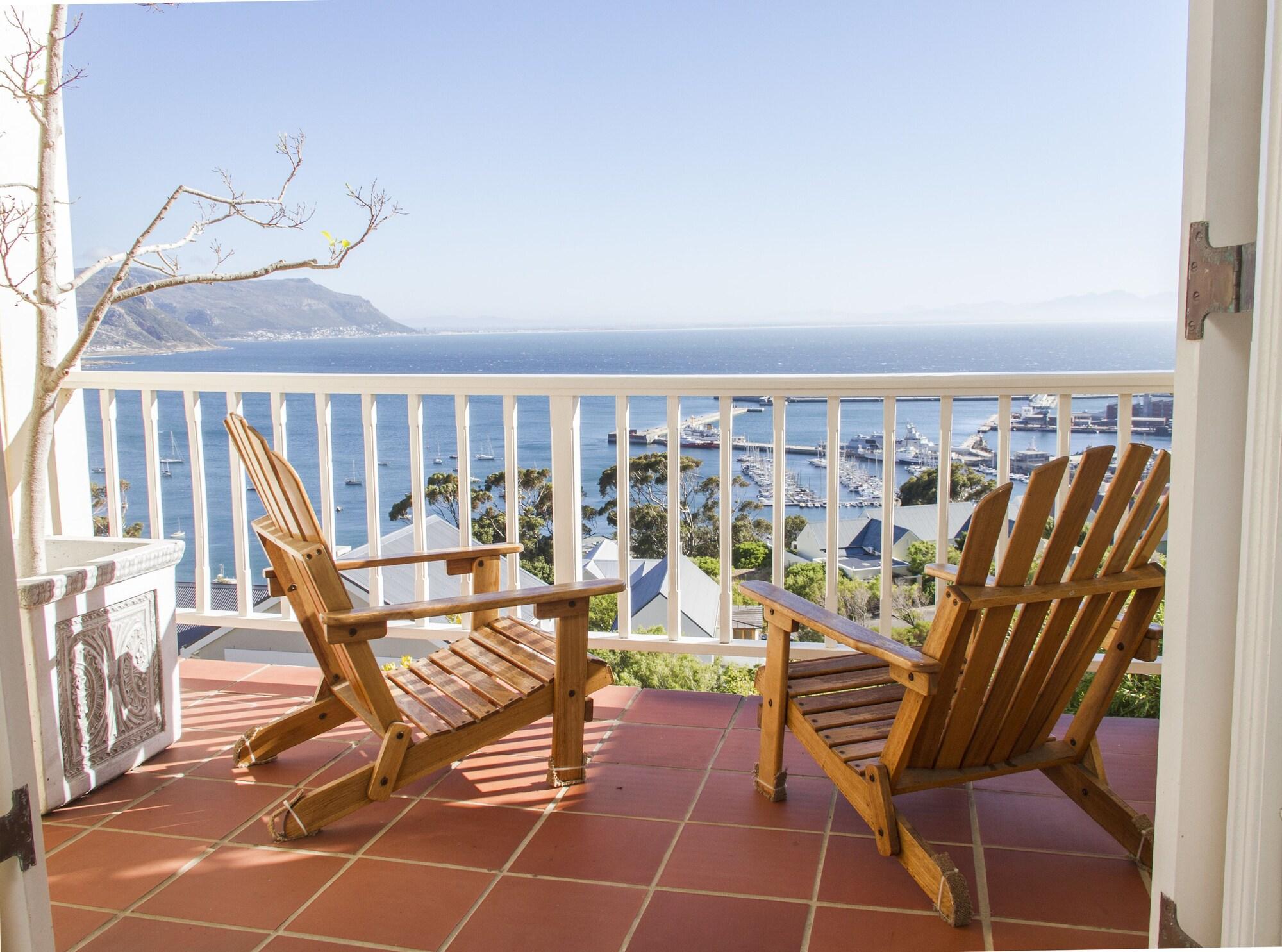 Albatross Guest House Simonʼs Town Екстериор снимка