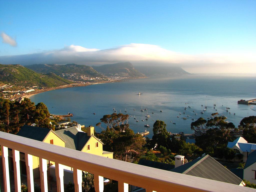 Albatross Guest House Simonʼs Town Екстериор снимка