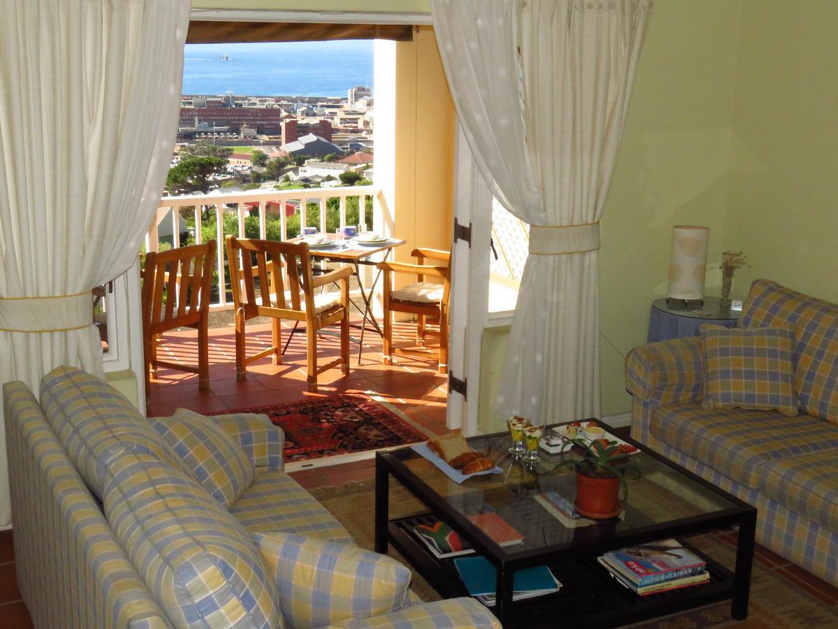 Albatross Guest House Simonʼs Town Екстериор снимка