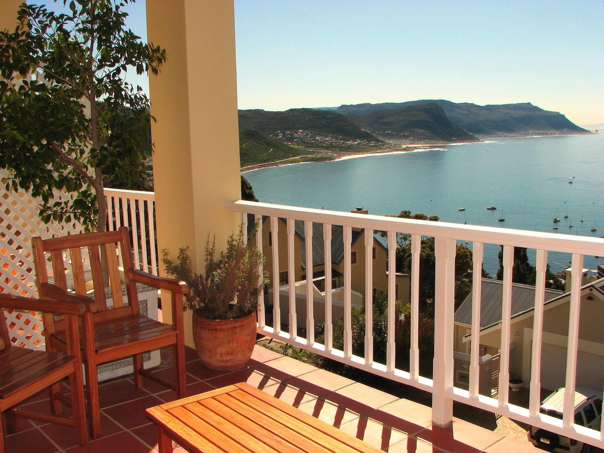 Albatross Guest House Simonʼs Town Екстериор снимка