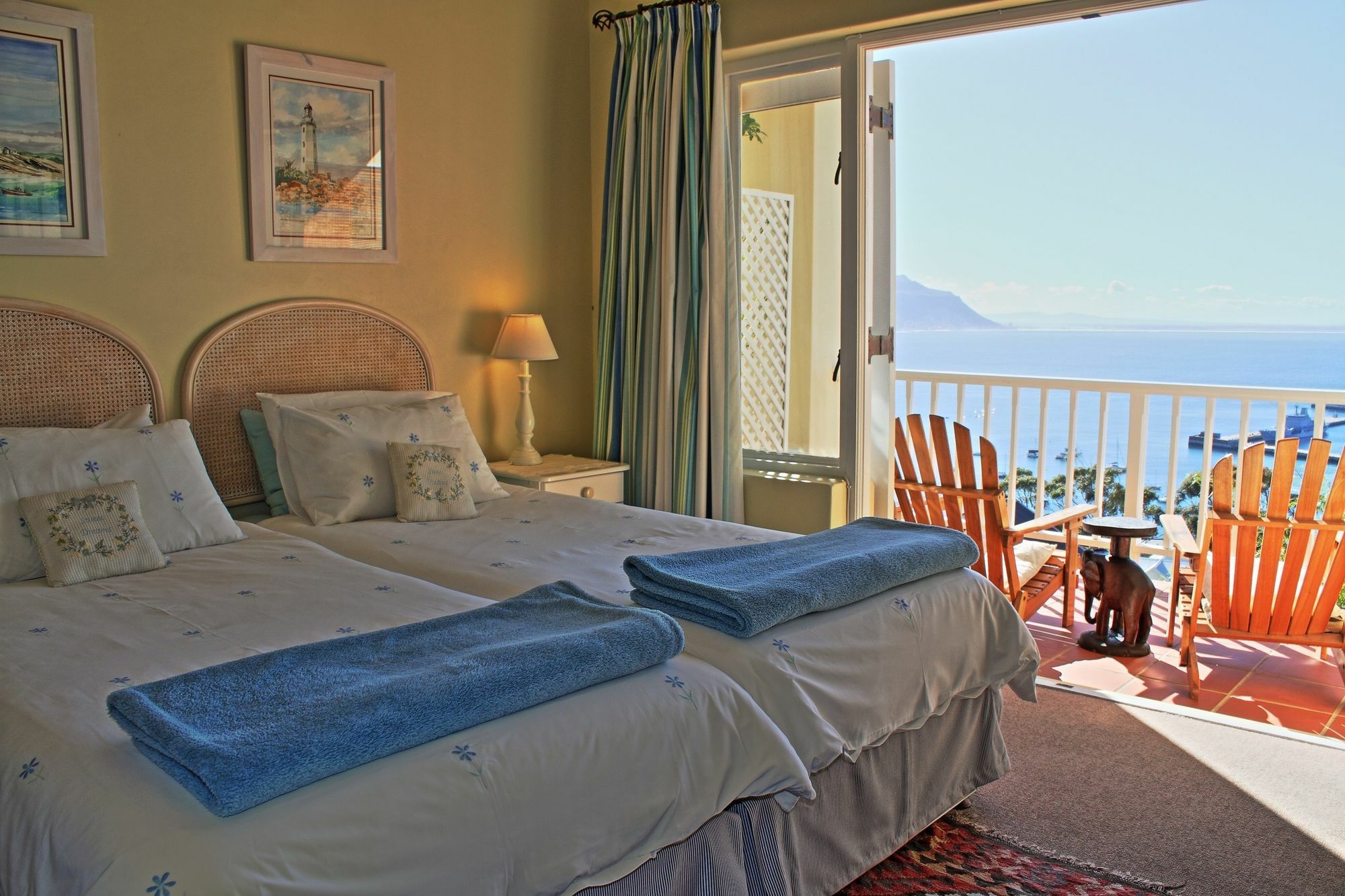 Albatross Guest House Simonʼs Town Екстериор снимка